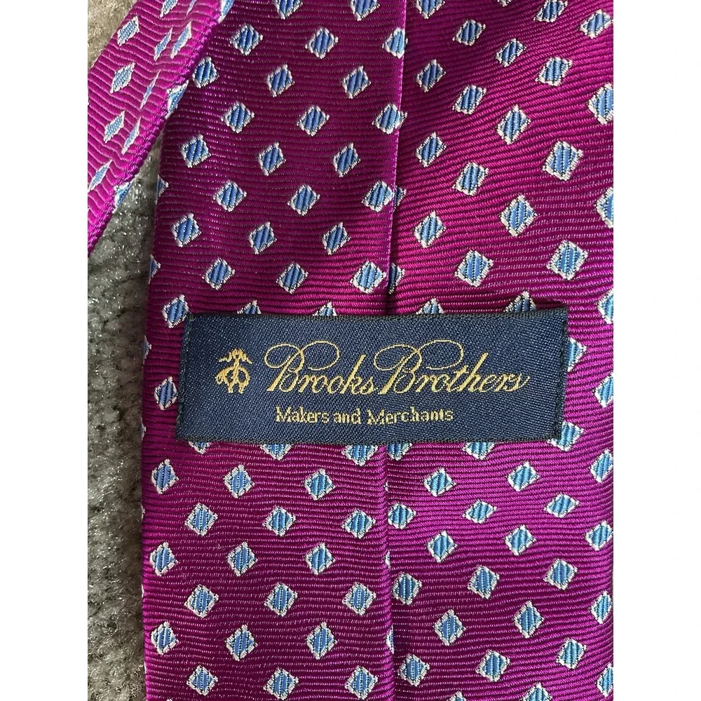 Brooks‎ Brothers Silk Tie Mens Magenta Purple Blue Geometric Diamond Pattern